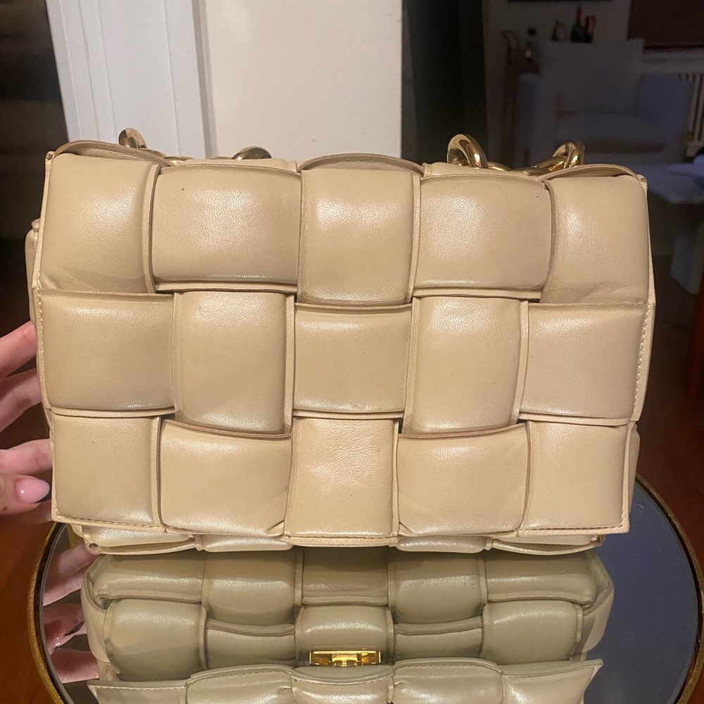 Bottega Veneta chain cassette